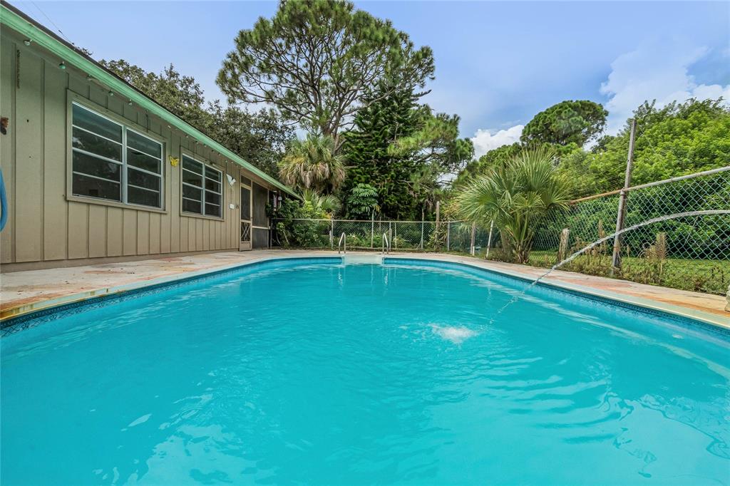 290 AUSTER ROAD
