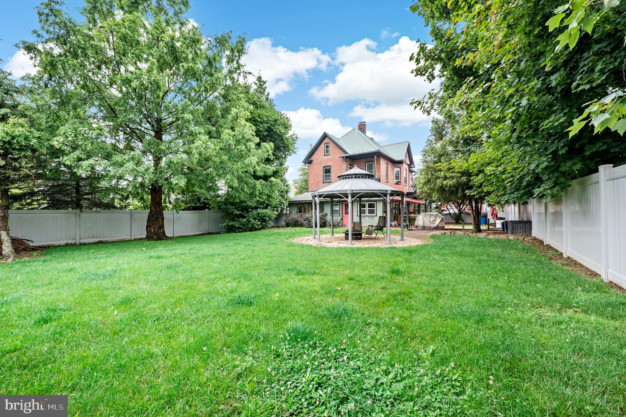 22 Old Bowers Rd