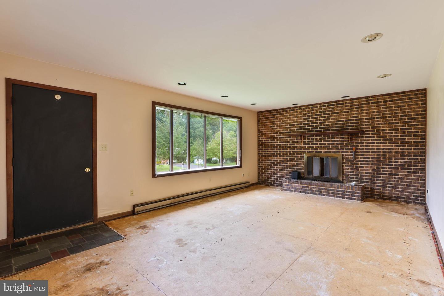 23 Barbara Dr