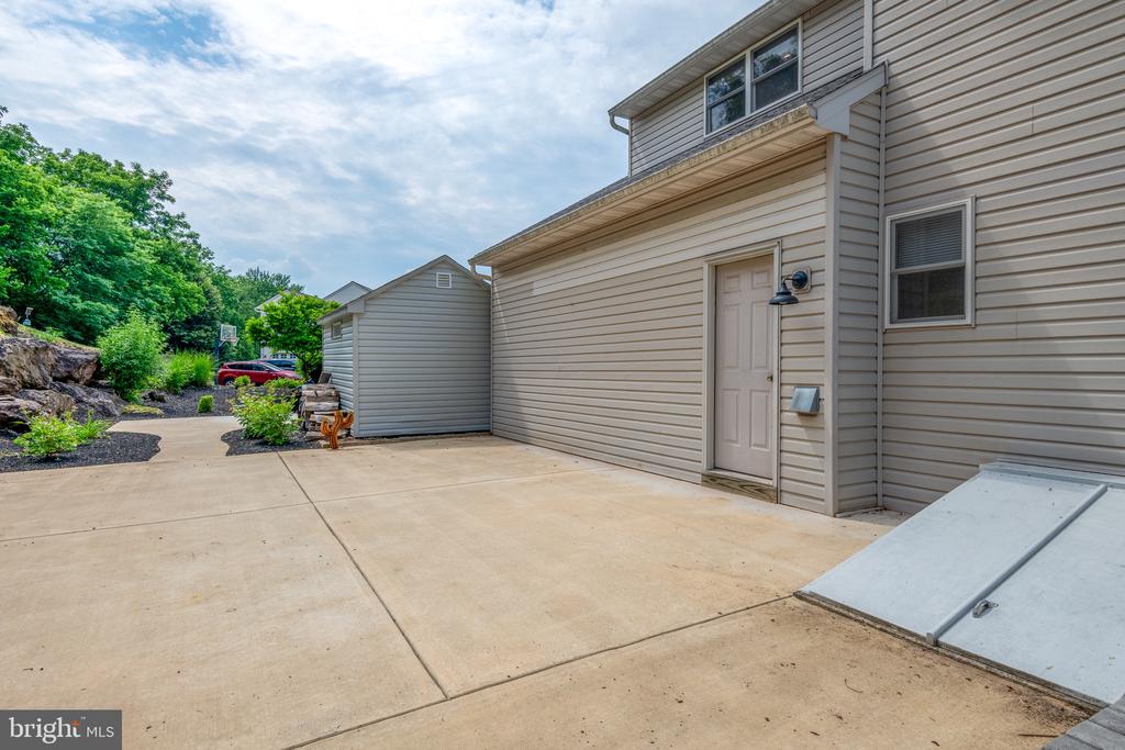 102 Serenity Ct