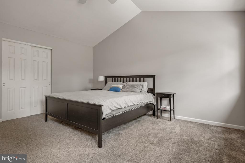 102 Serenity Ct
