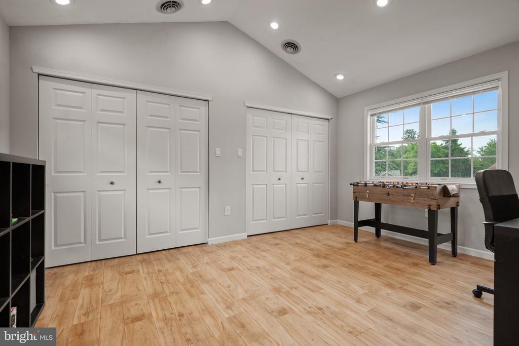 102 Serenity Ct