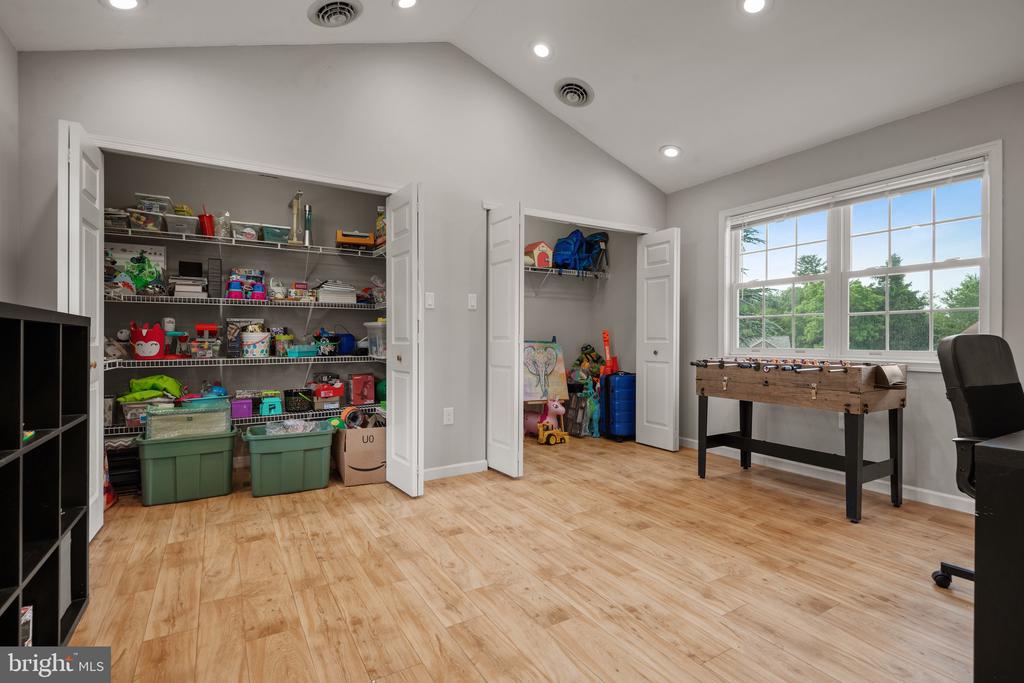102 Serenity Ct