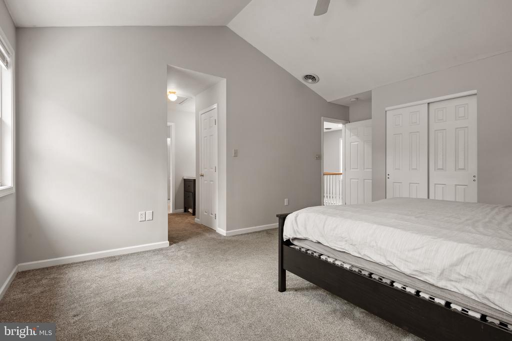 102 Serenity Ct