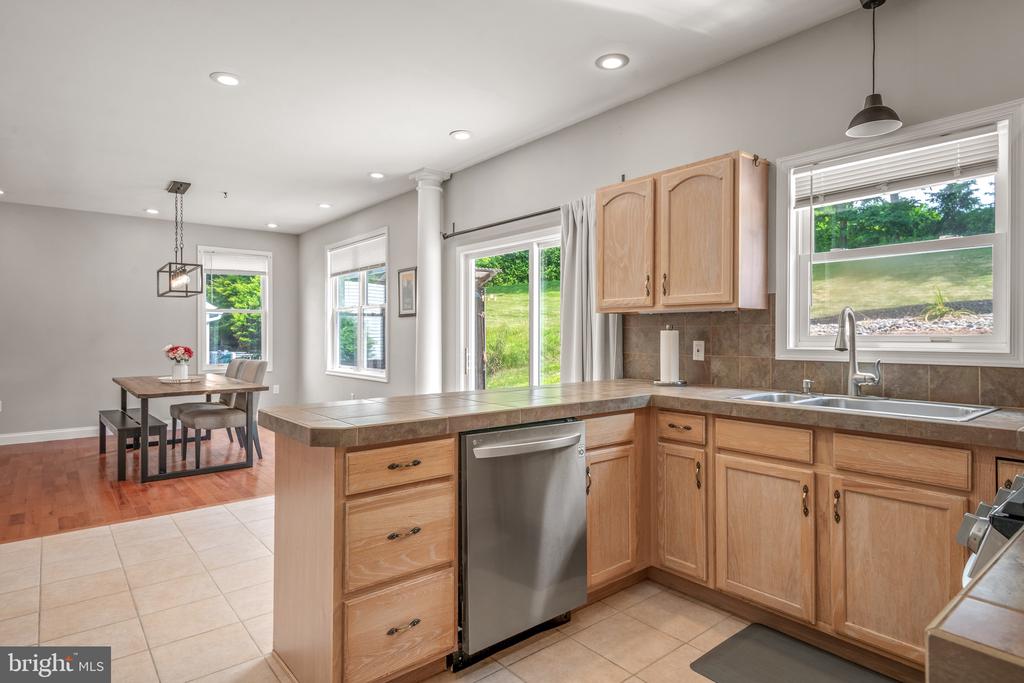 102 Serenity Ct