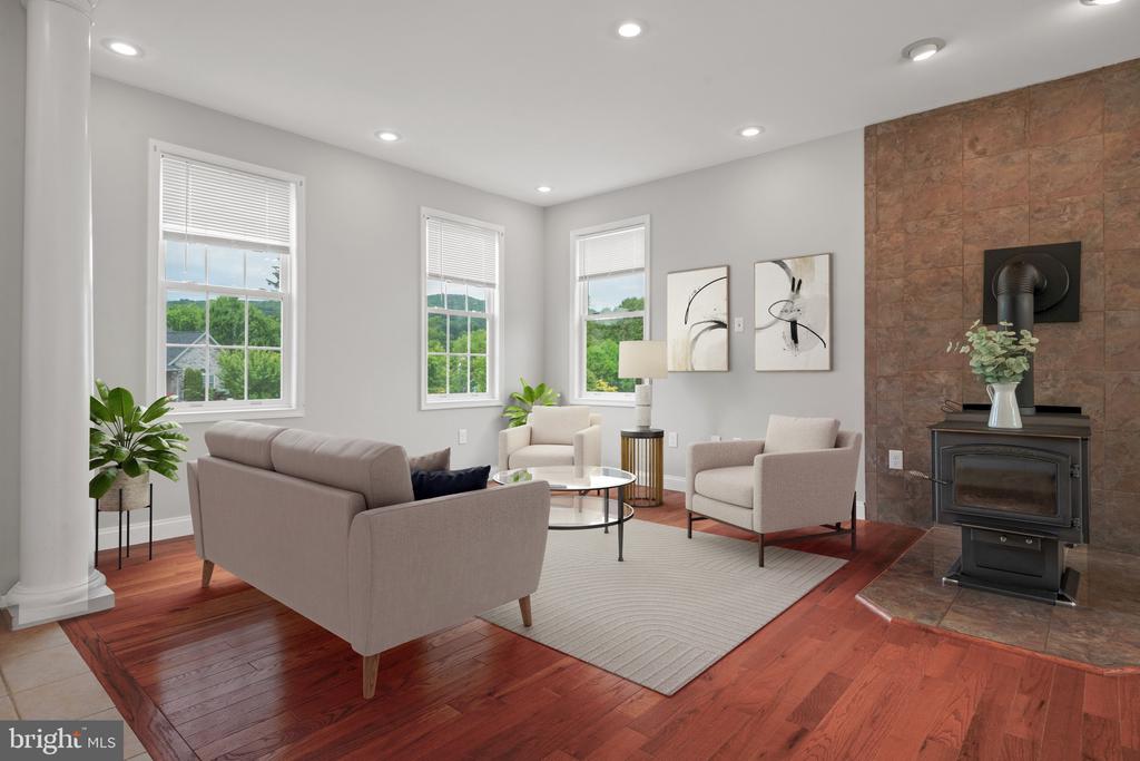 102 Serenity Ct