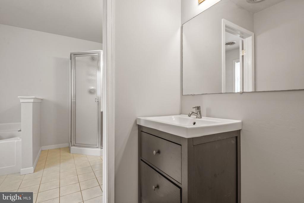102 Serenity Ct