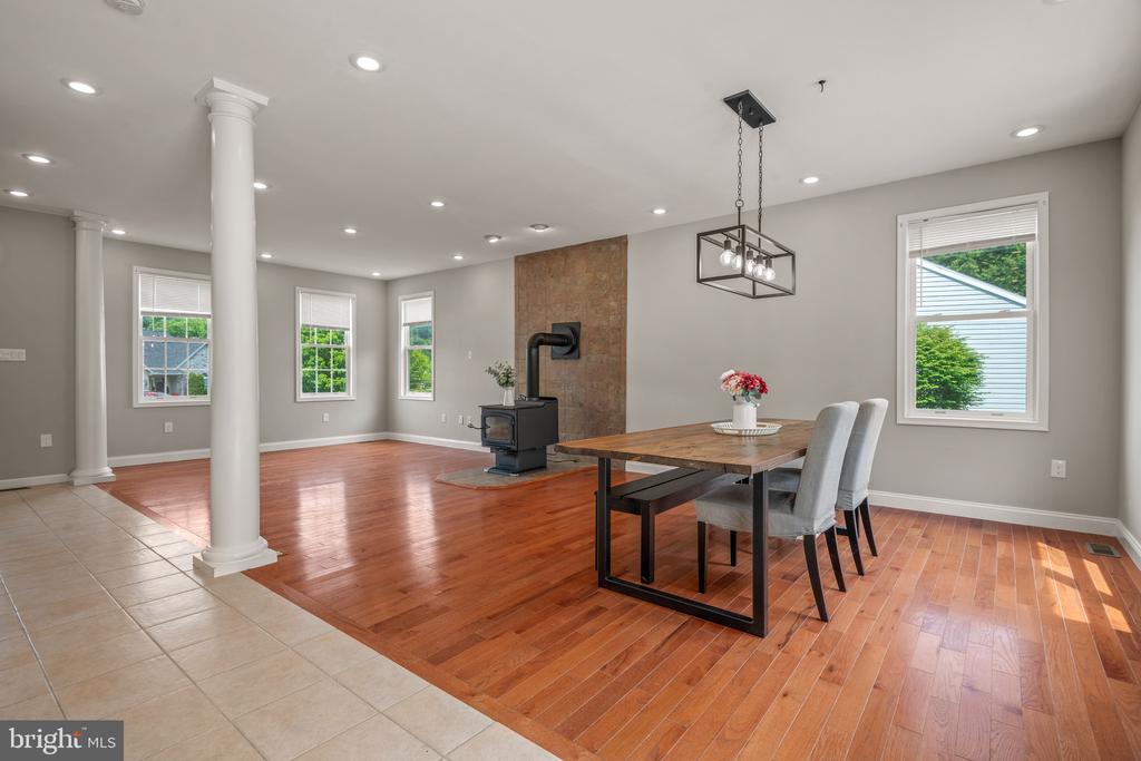 102 Serenity Ct