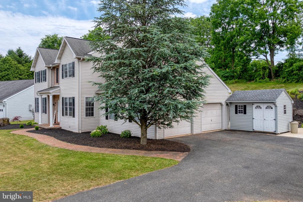 102 Serenity Ct
