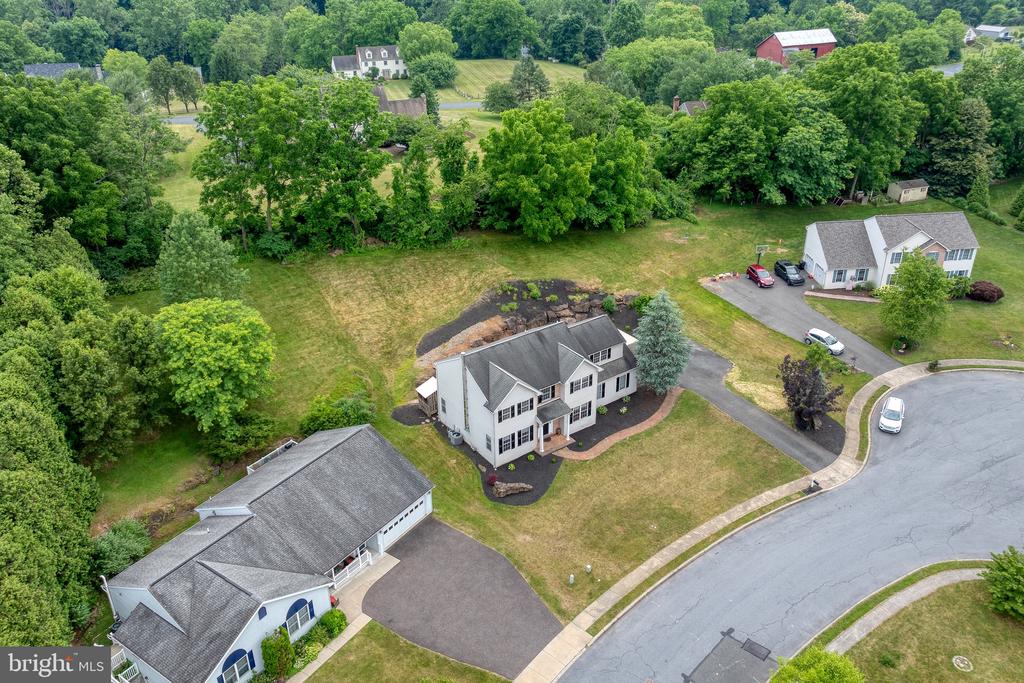 102 Serenity Ct