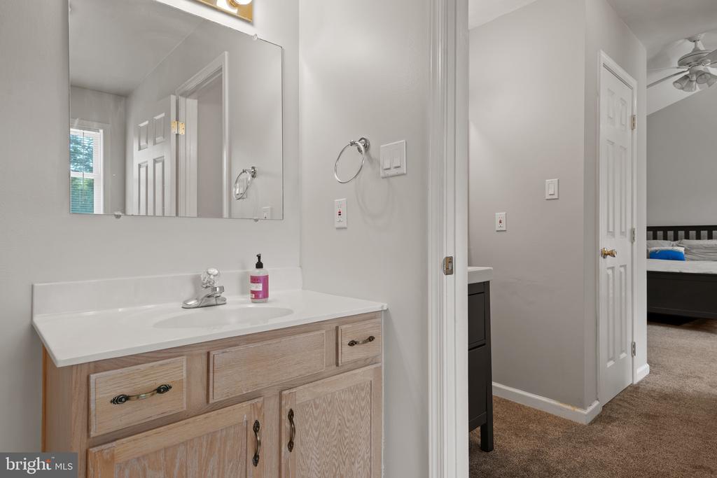 102 Serenity Ct