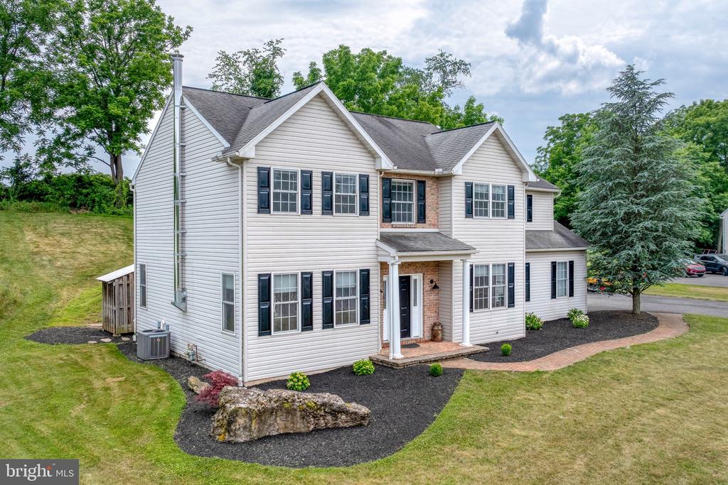 102 Serenity Ct