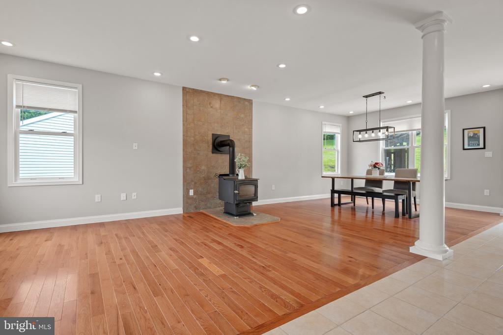 102 Serenity Ct