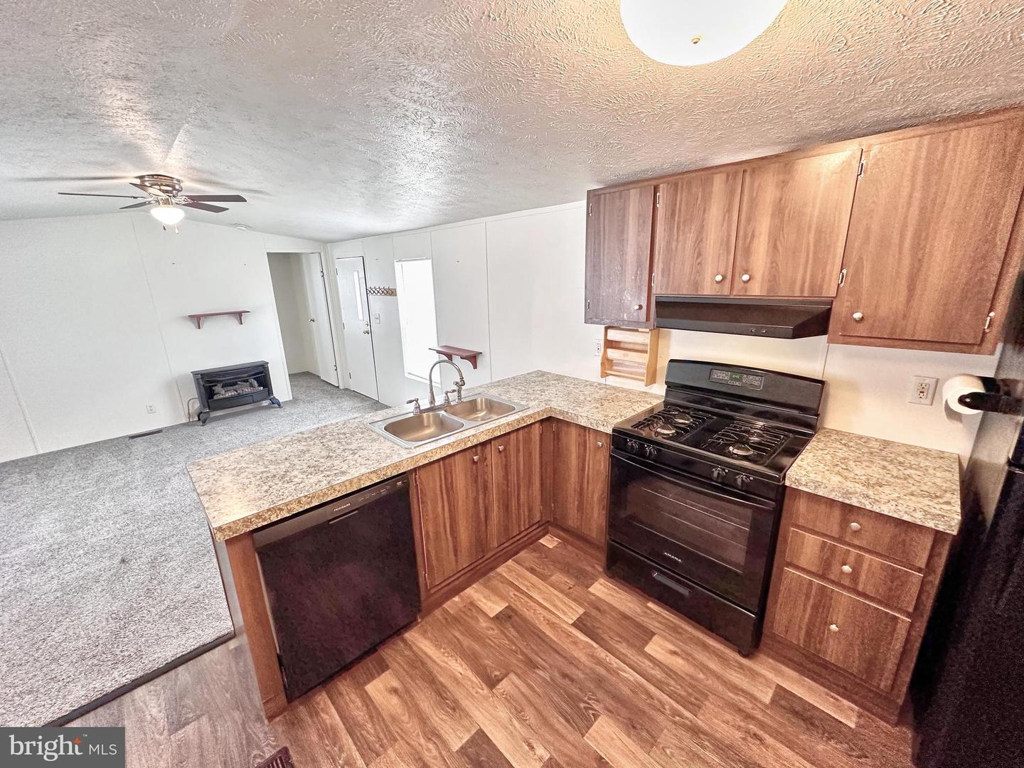 9 Woodland Ln