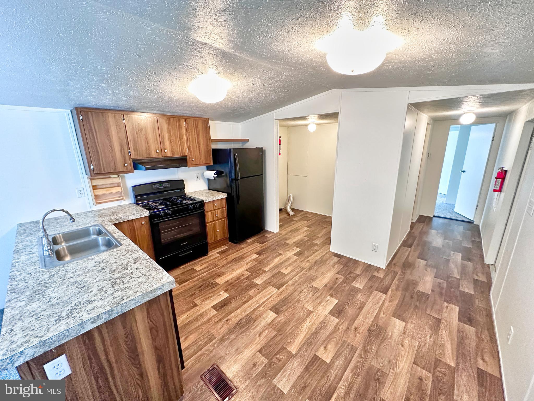 9 Woodland Ln