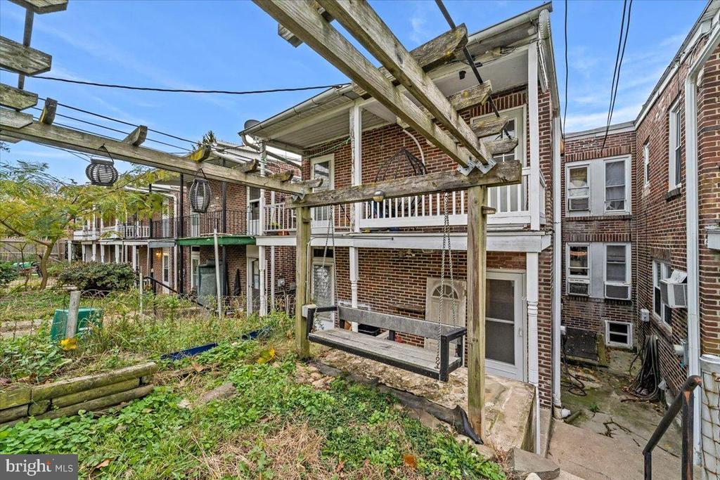 335 LINDEN STREET