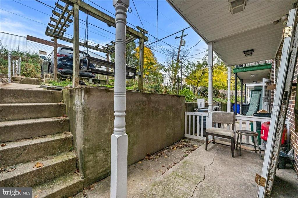 335 LINDEN STREET