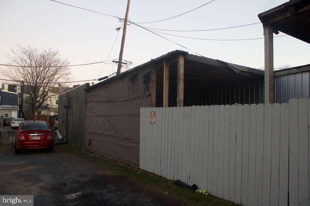 355 MCKNIGHT STREET