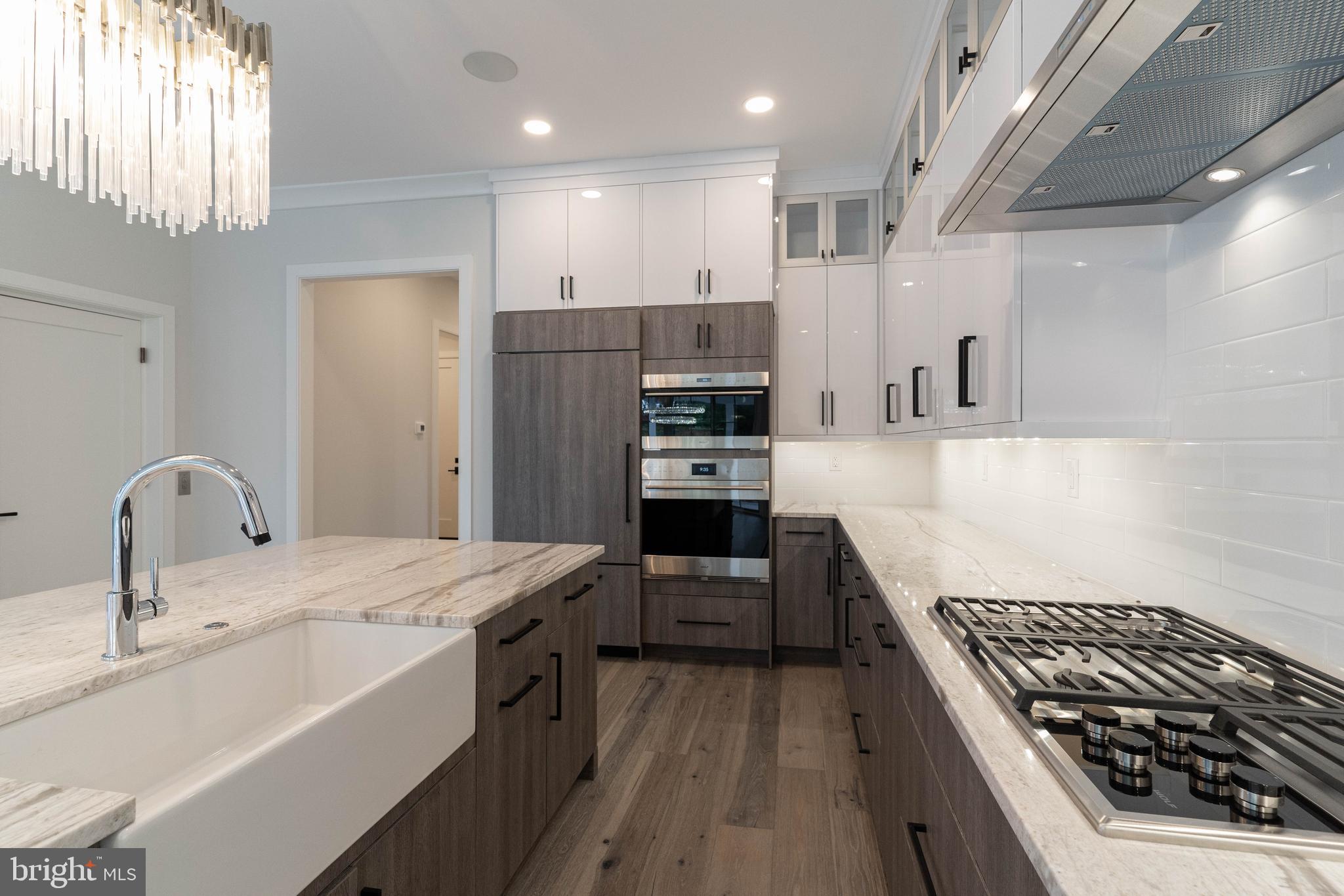 155 N Main STREET Unit: 6