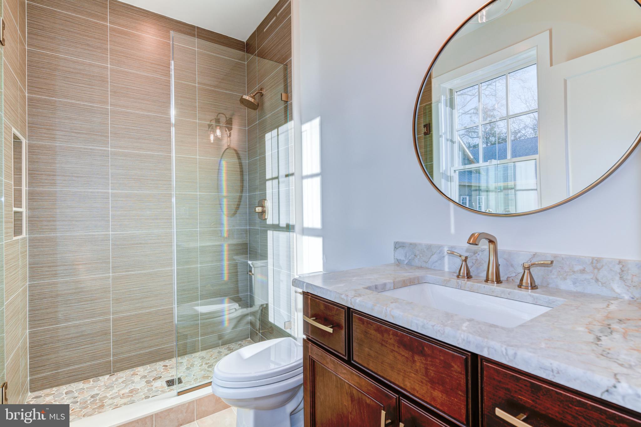 155 N Main STREET Unit: 6