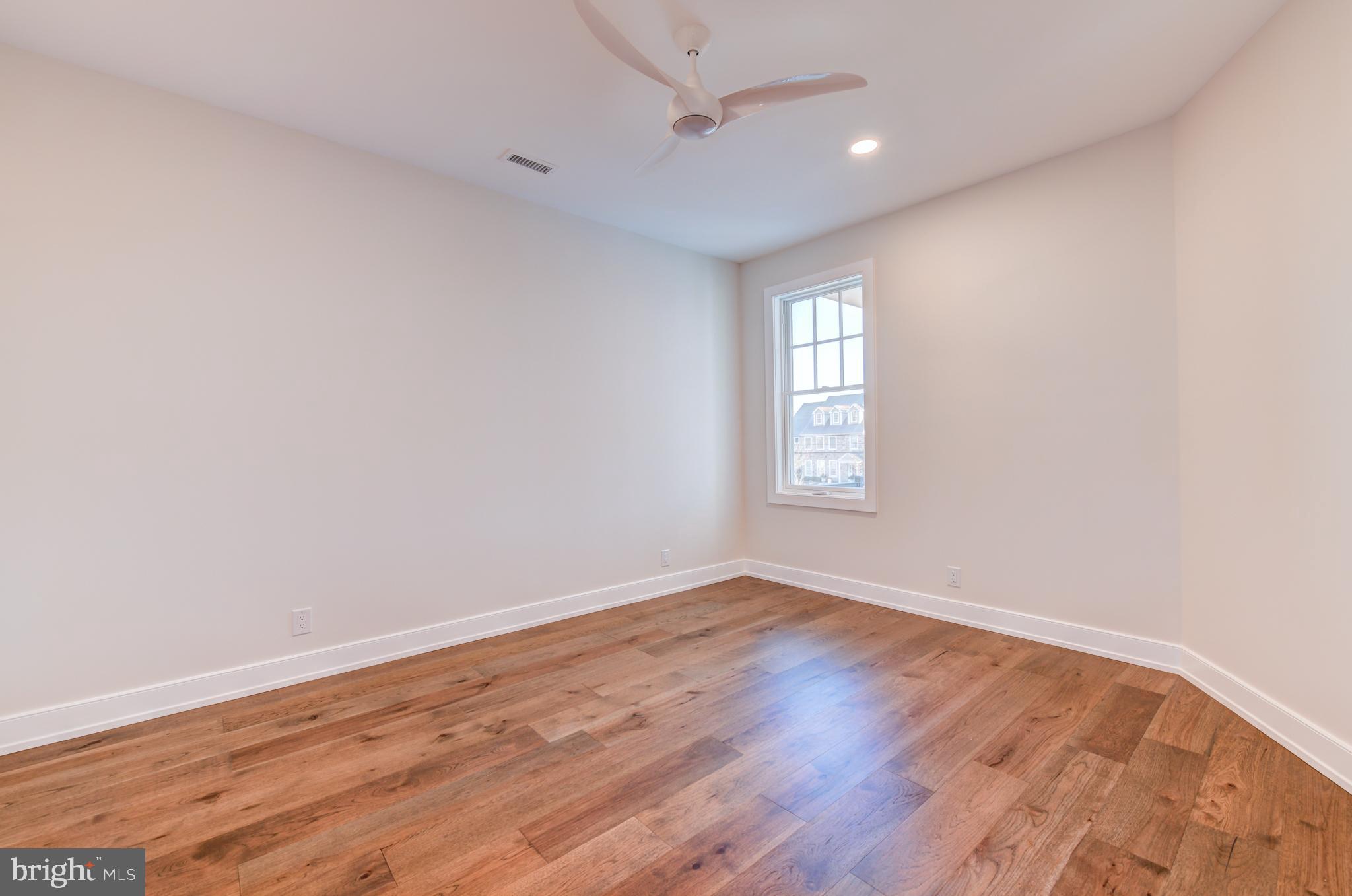 155 N Main STREET Unit: 6