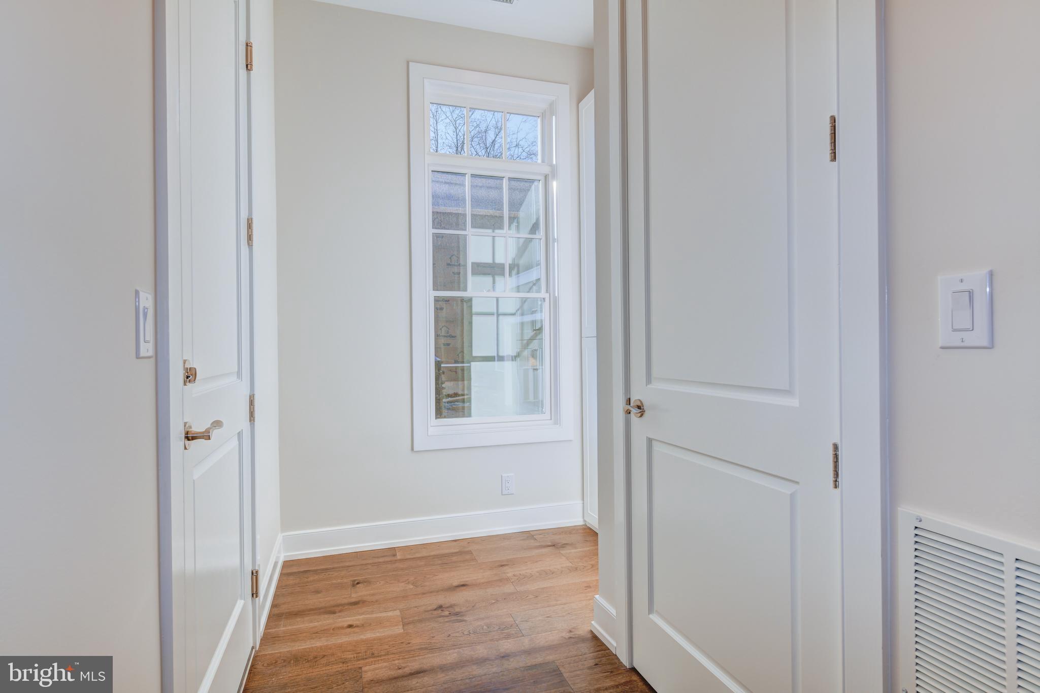 155 N Main STREET Unit: 6