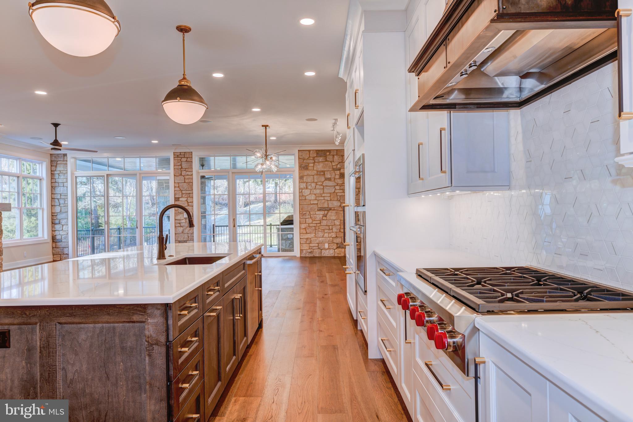 155 N Main STREET Unit: 6