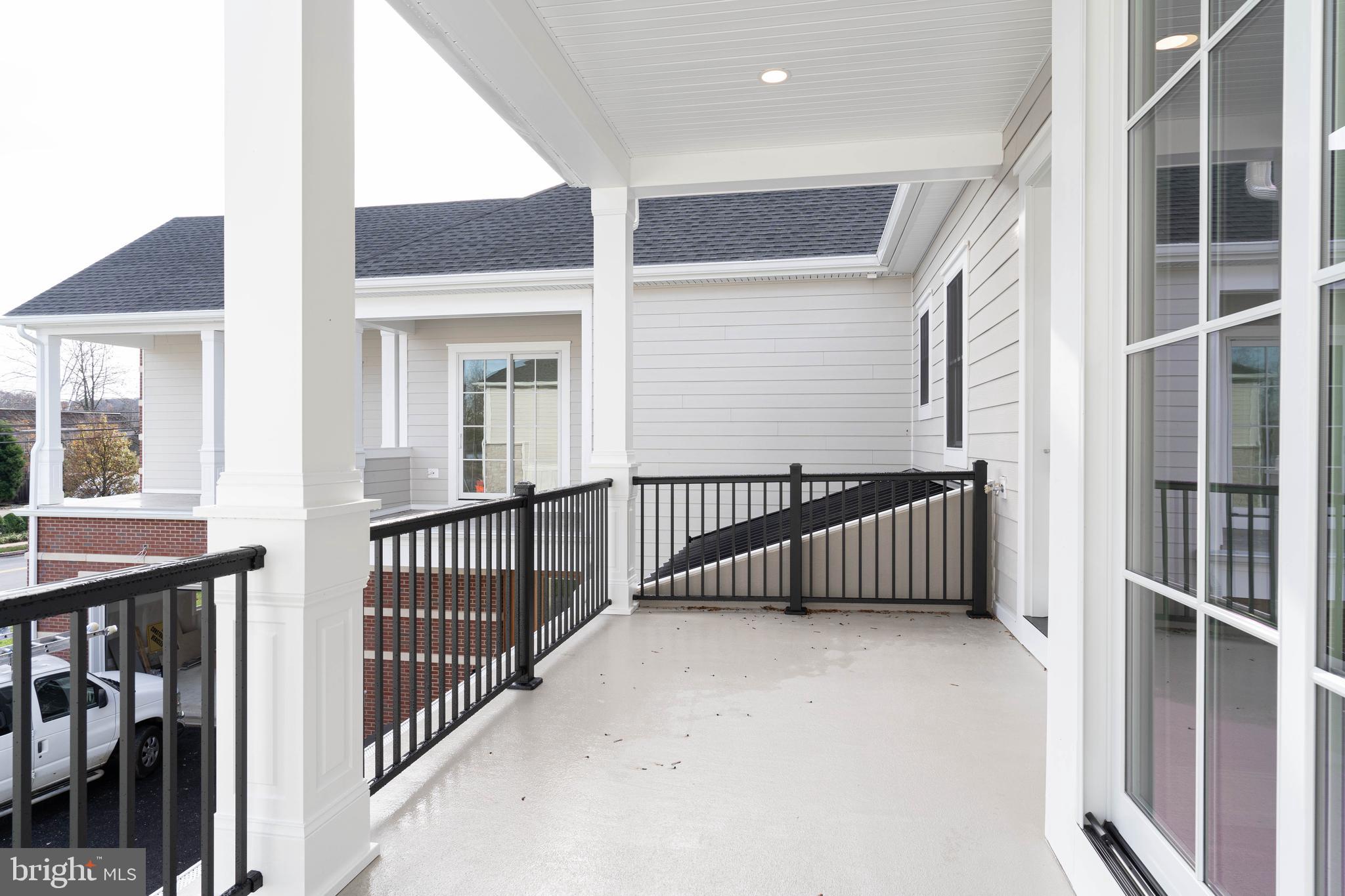 155 N Main STREET Unit: 6