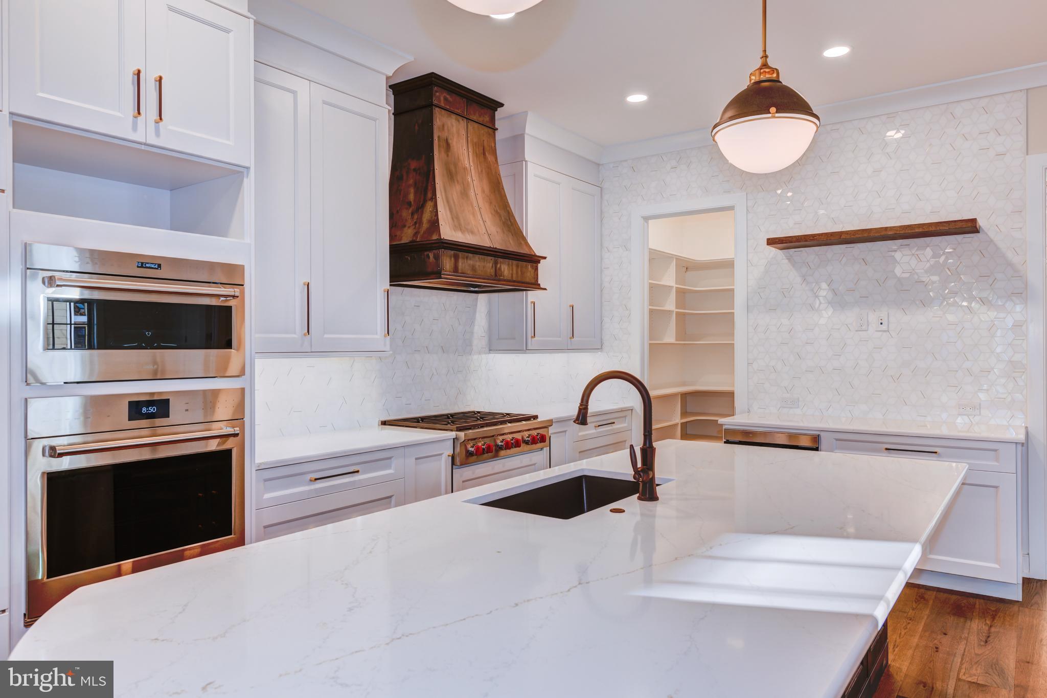 155 N Main STREET Unit: 6