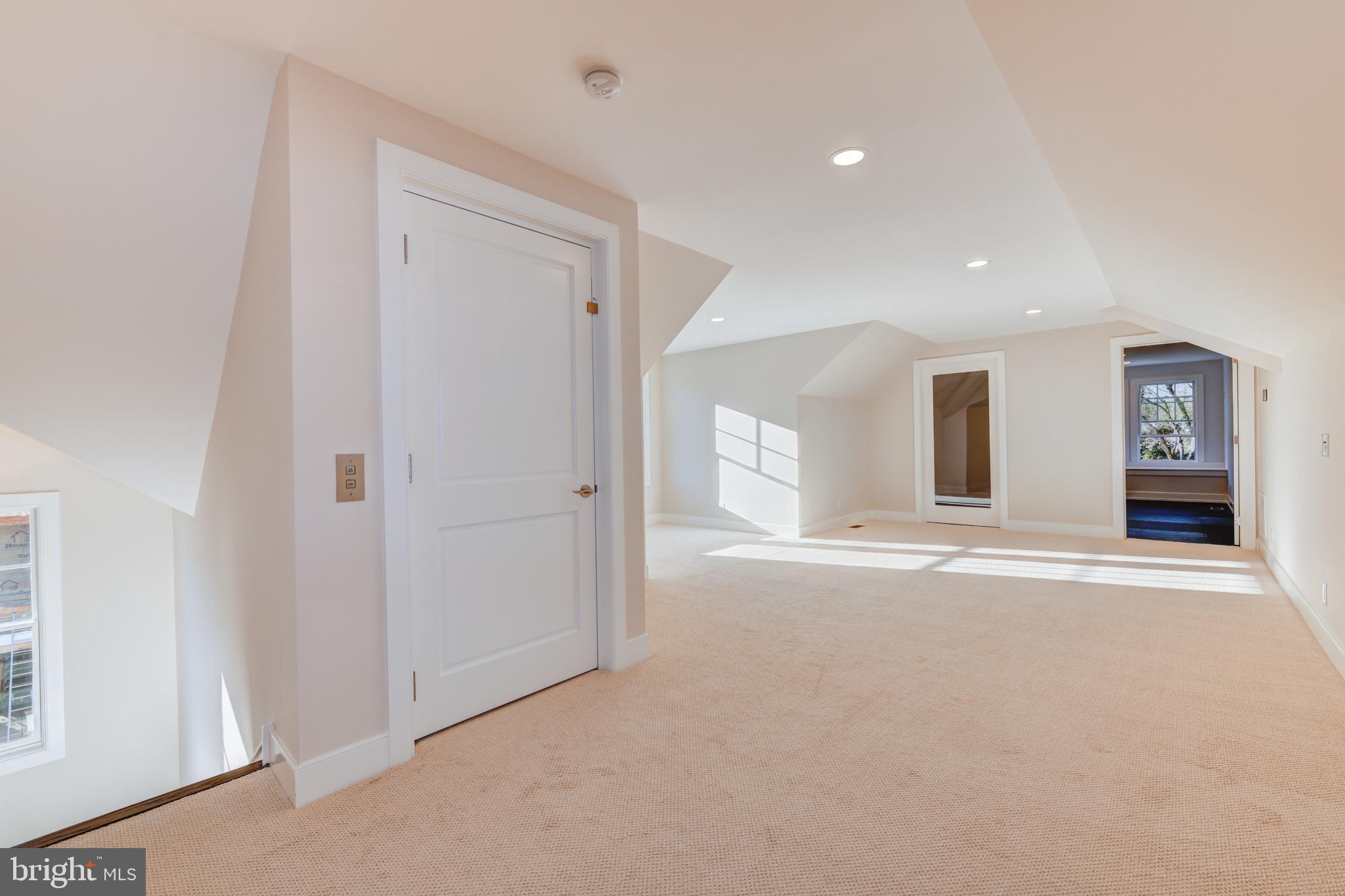 155 N Main STREET Unit: 6