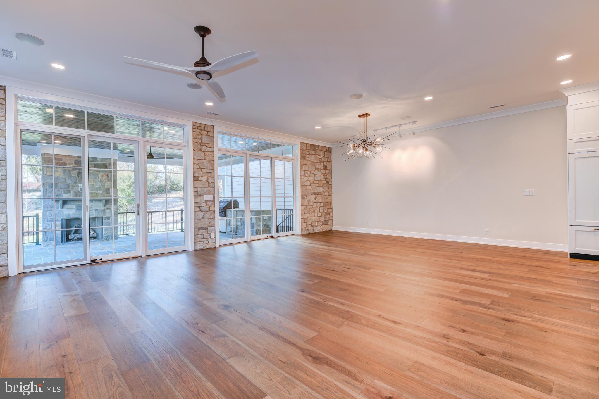 155 N Main STREET Unit: 6