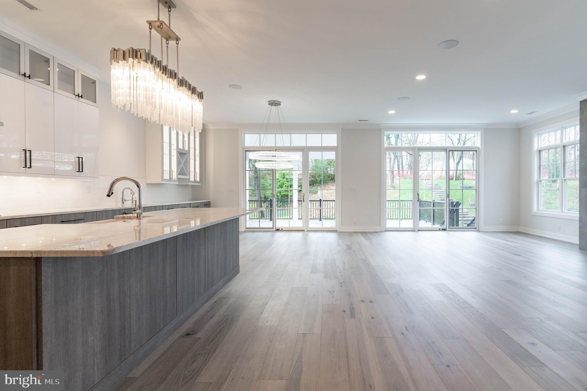 155 N Main STREET Unit: 6