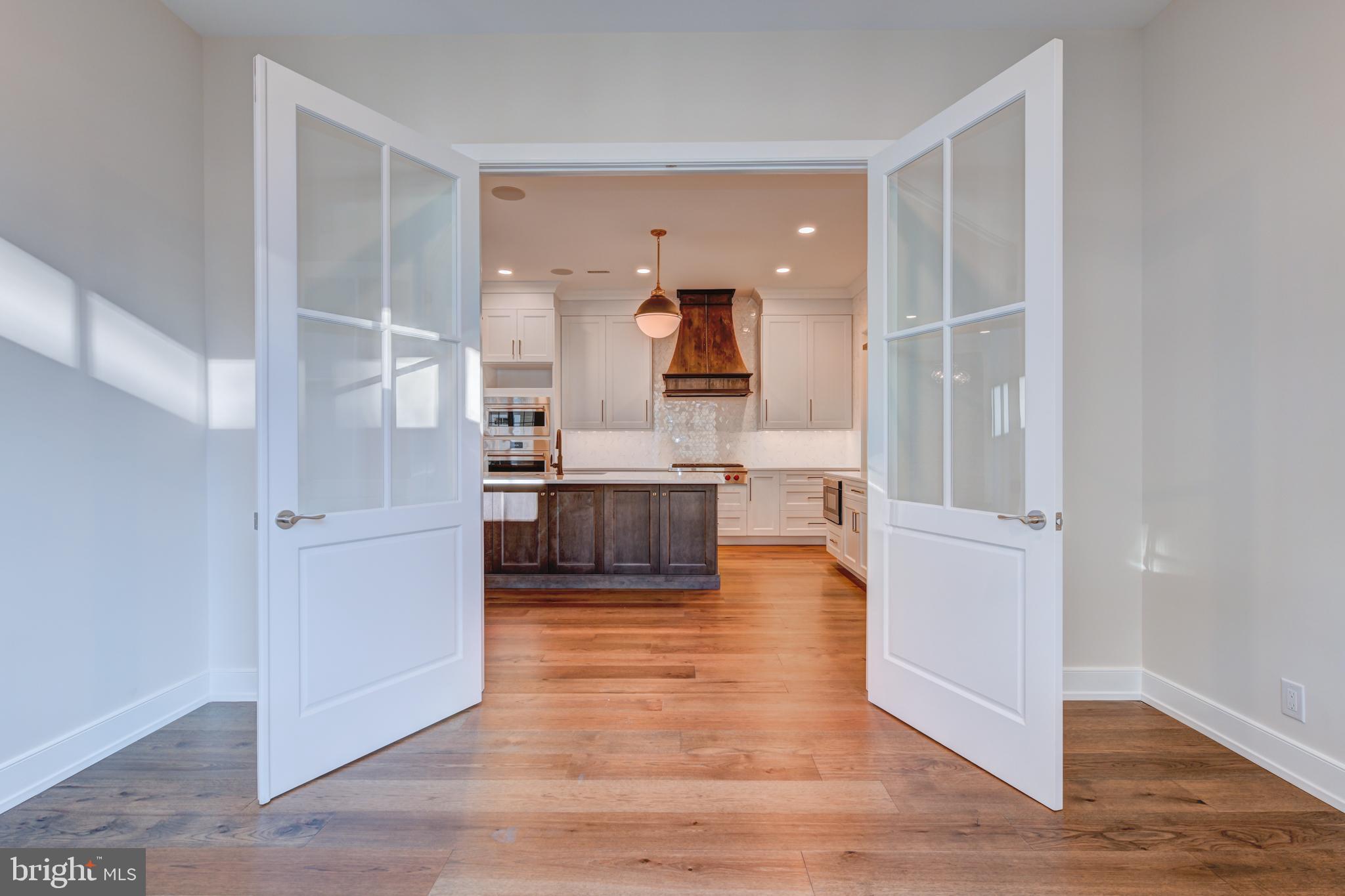 155 N Main STREET Unit: 6