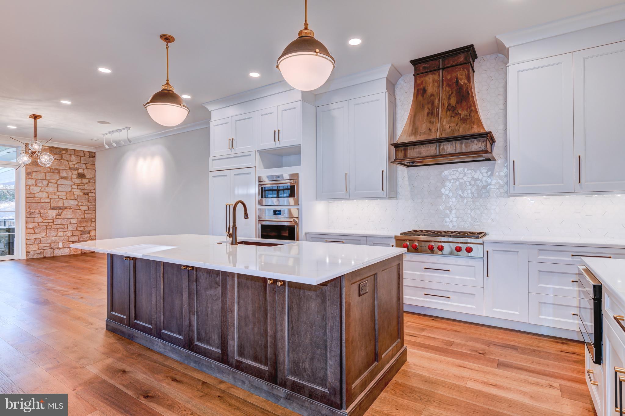 155 N Main STREET Unit: 6