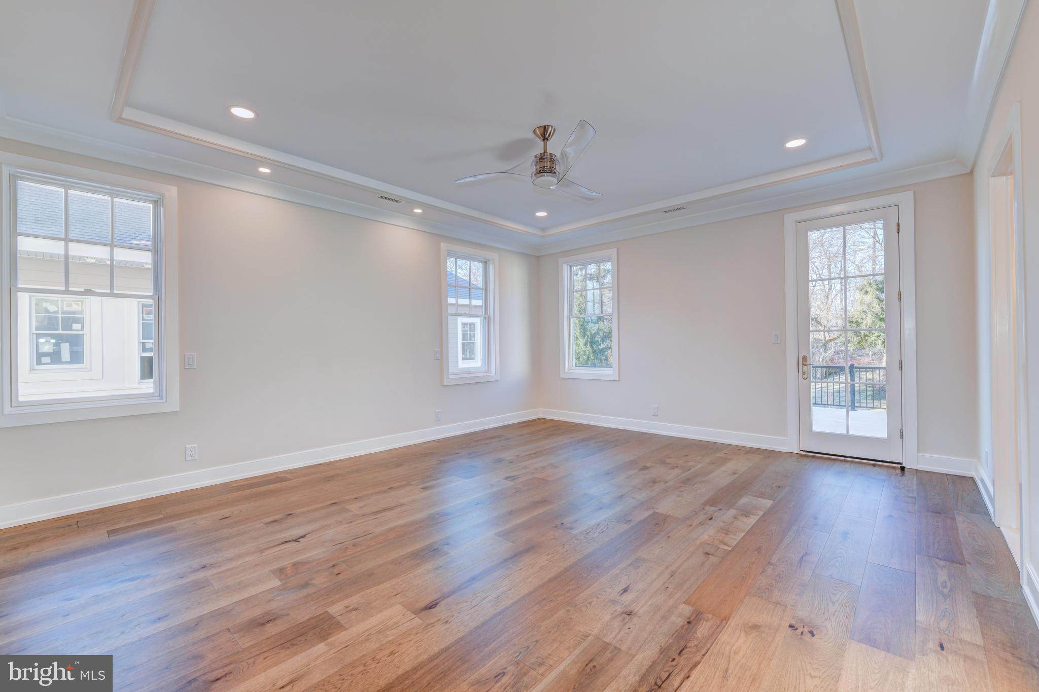 155 N Main STREET Unit: 6