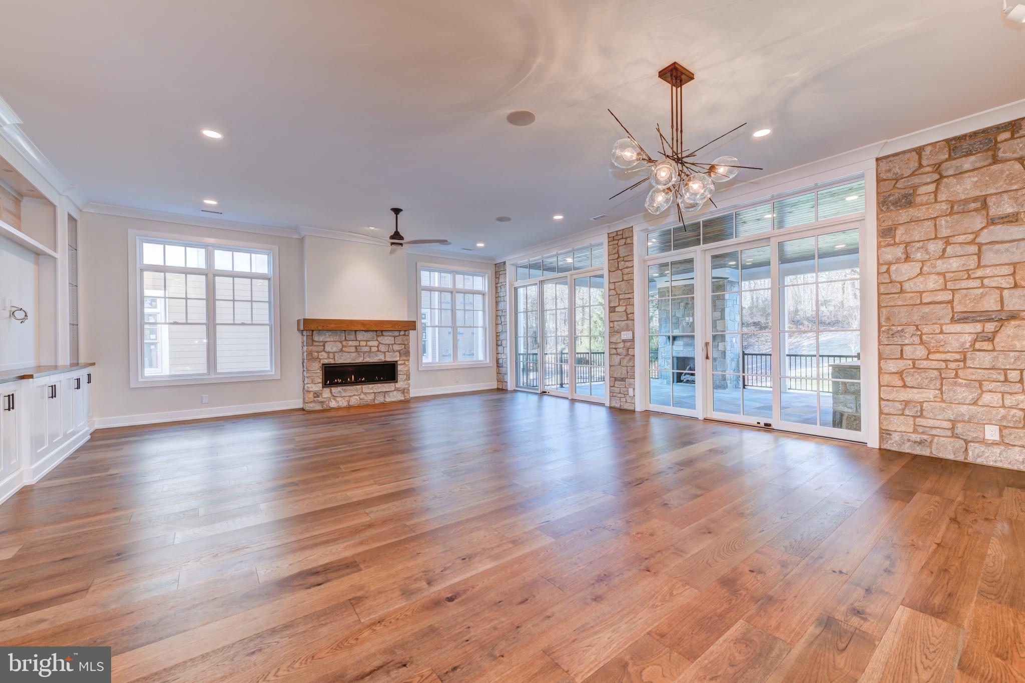 155 N Main STREET Unit: 6