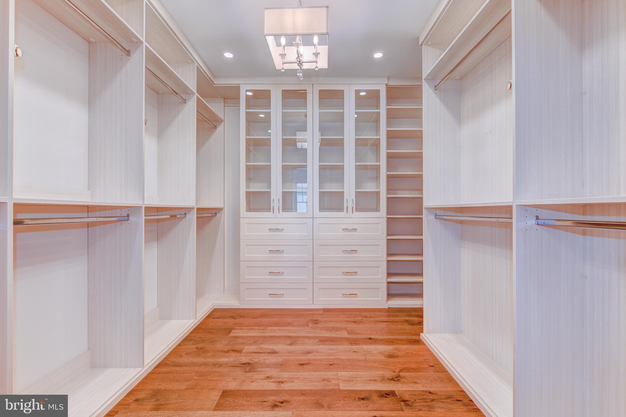 155 N Main STREET Unit: 6