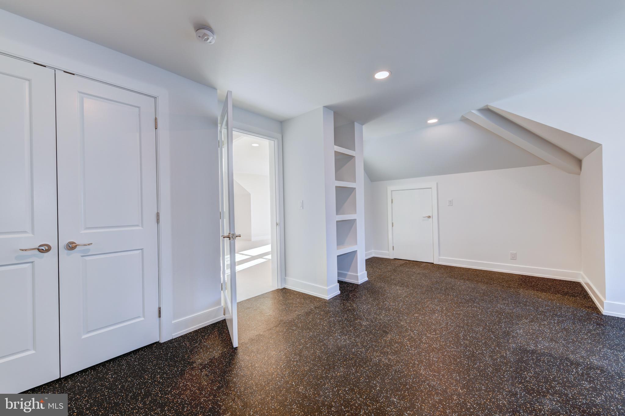 155 N Main STREET Unit: 6