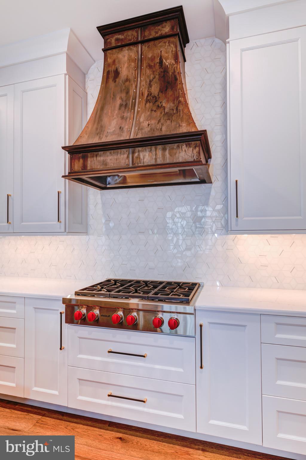 155 N Main STREET Unit: 6