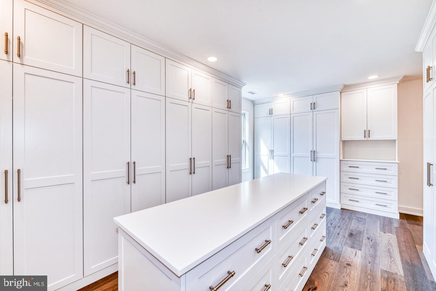 155 N Main STREET Unit: 6