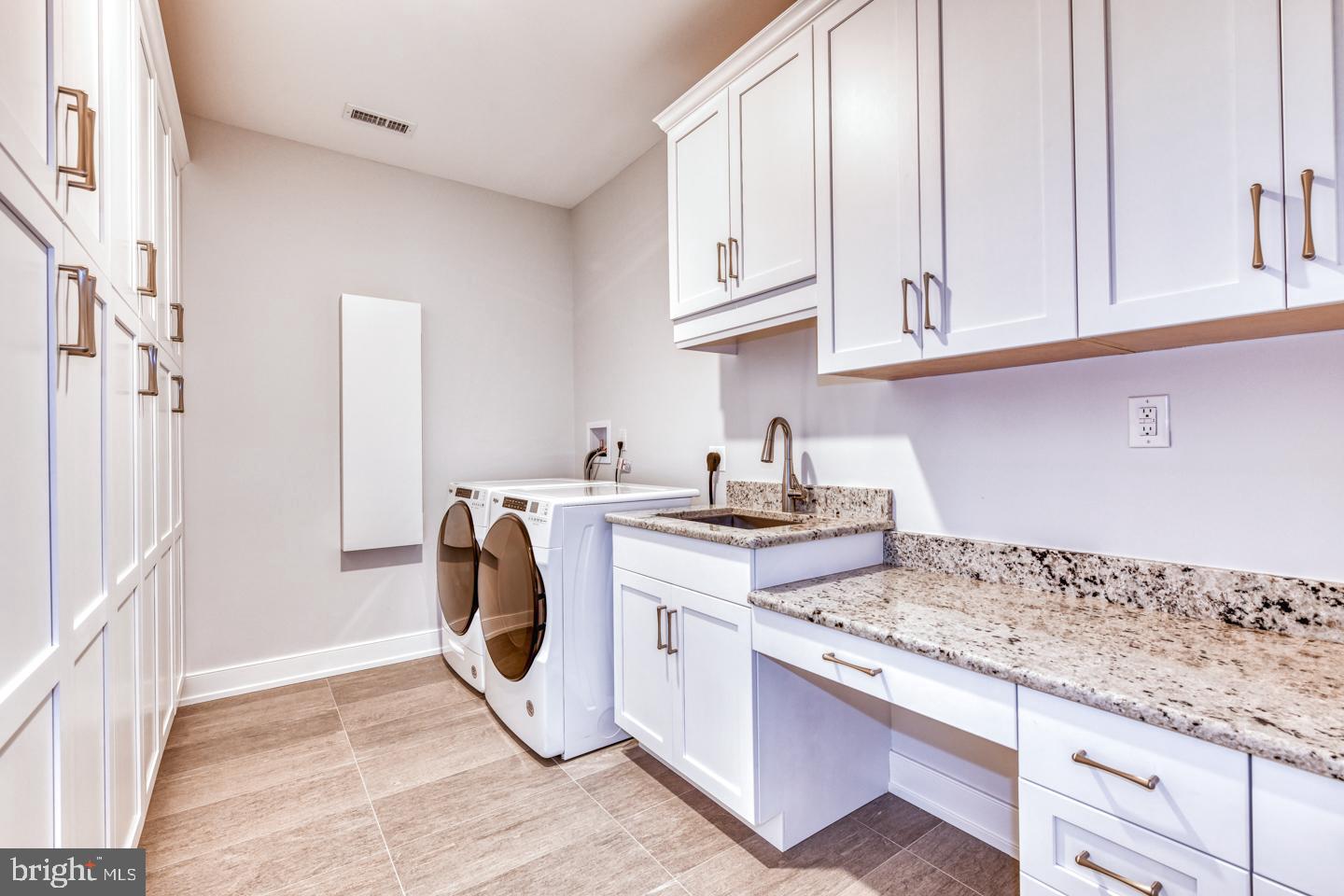 155 N Main STREET Unit: 6