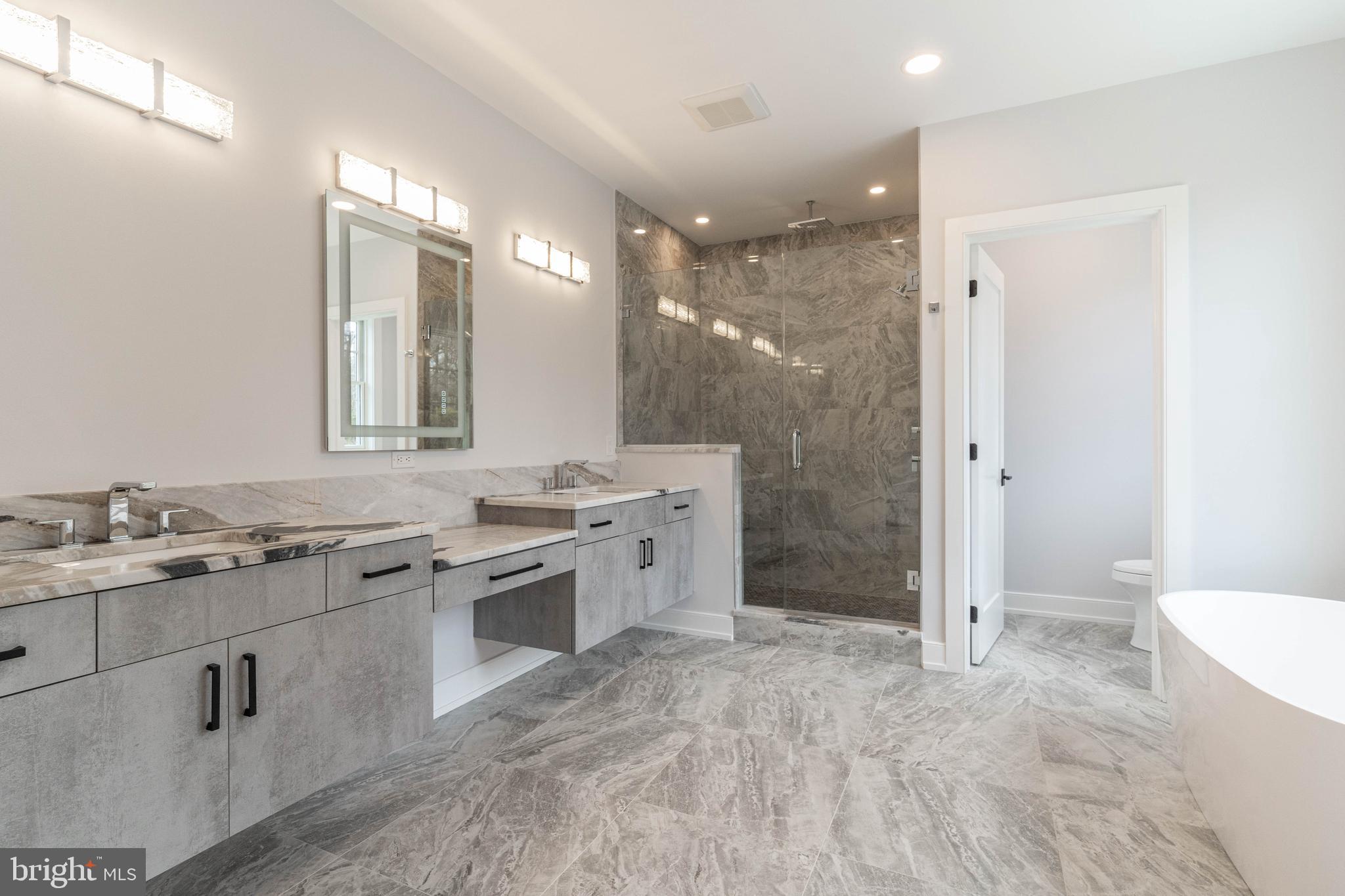155 N Main STREET Unit: 6