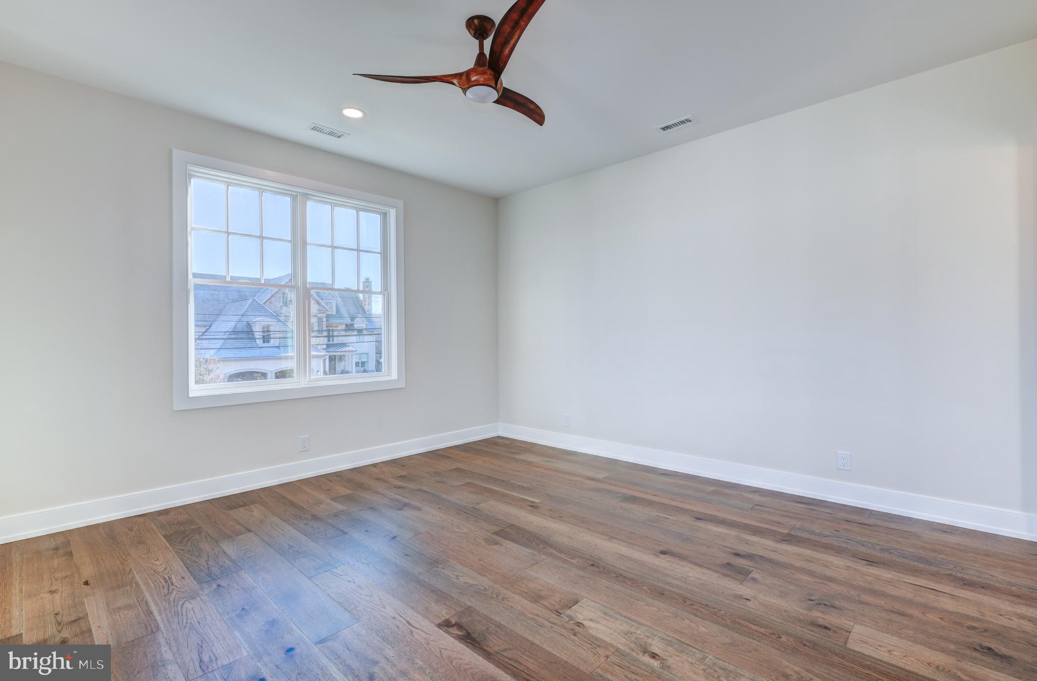 155 N Main STREET Unit: 6