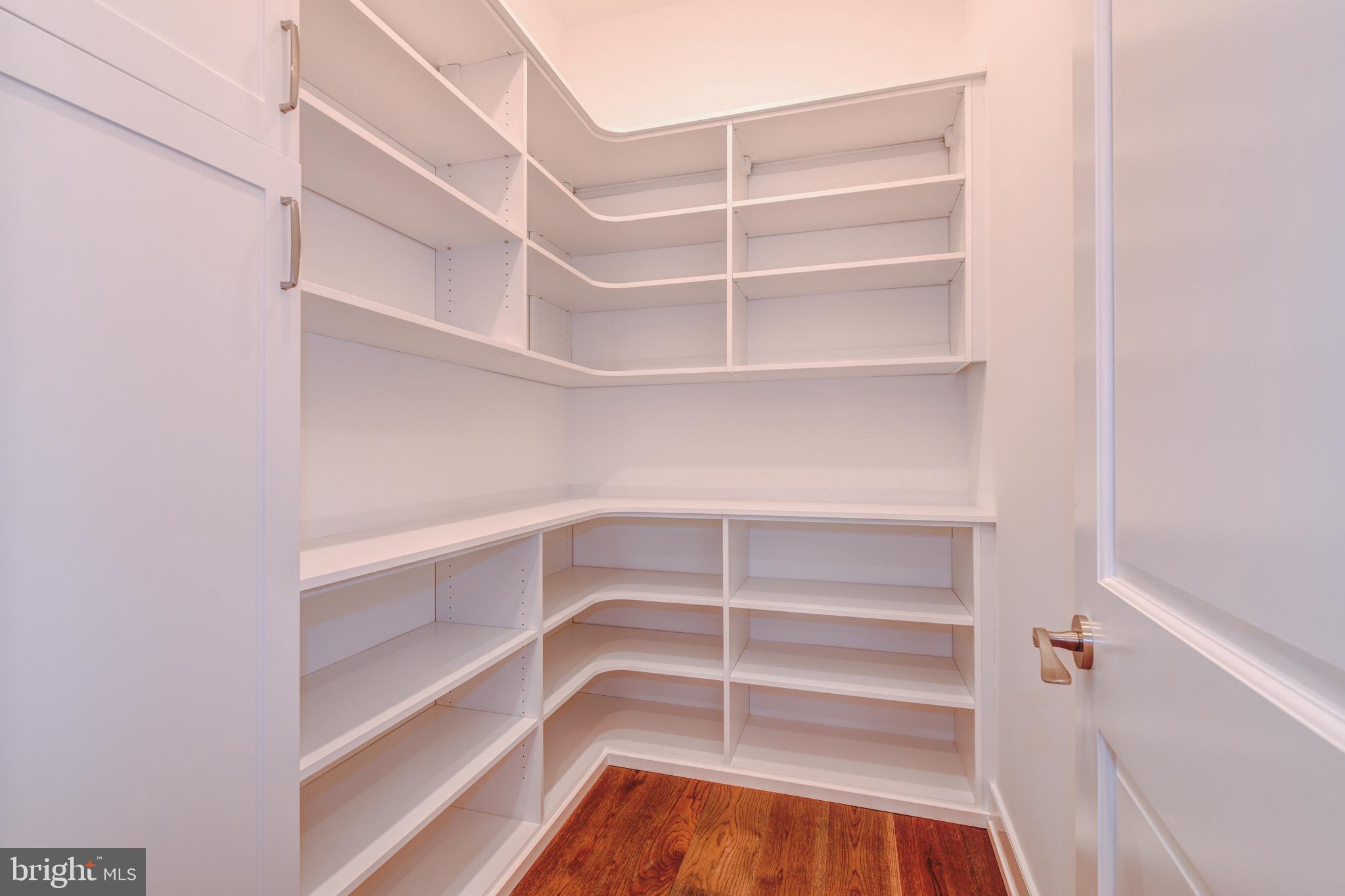 155 N Main STREET Unit: 6