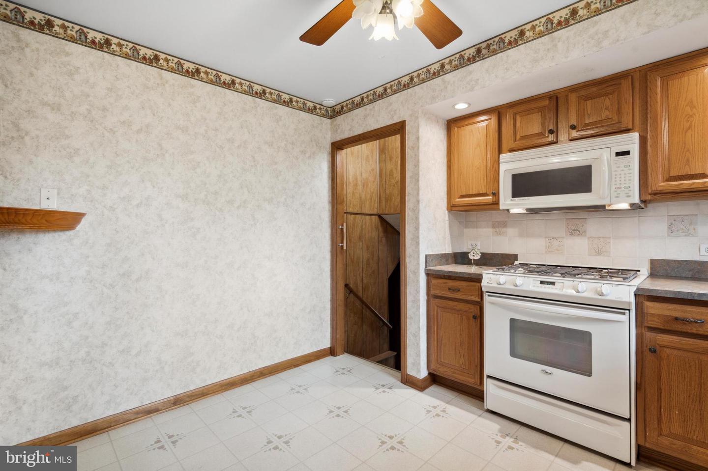 742 Cheryl Dr