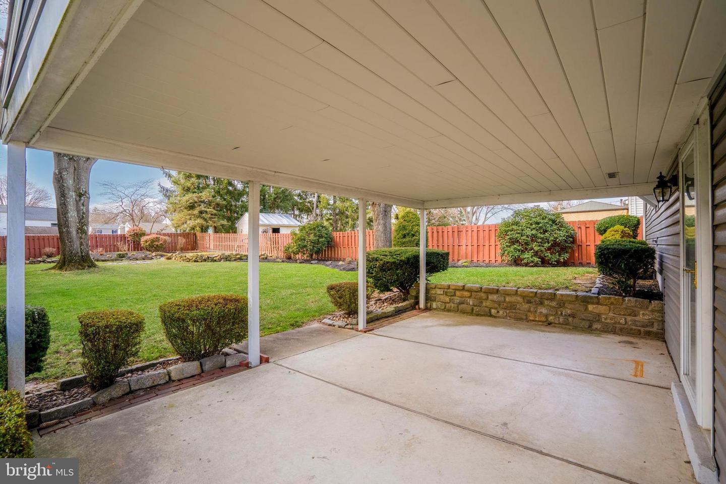 742 Cheryl Dr