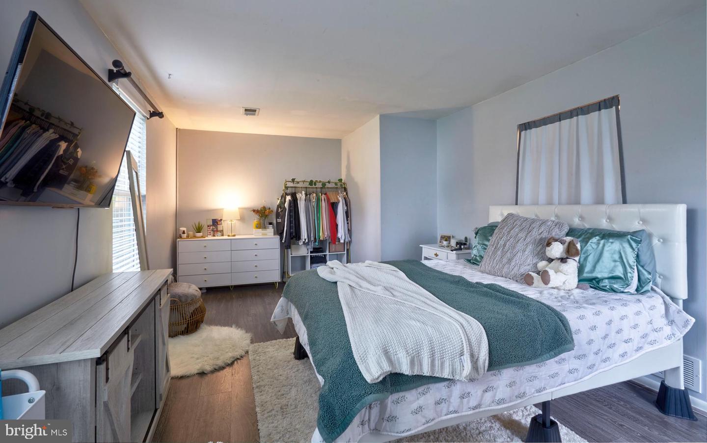 6437 Thomas Paine Ct