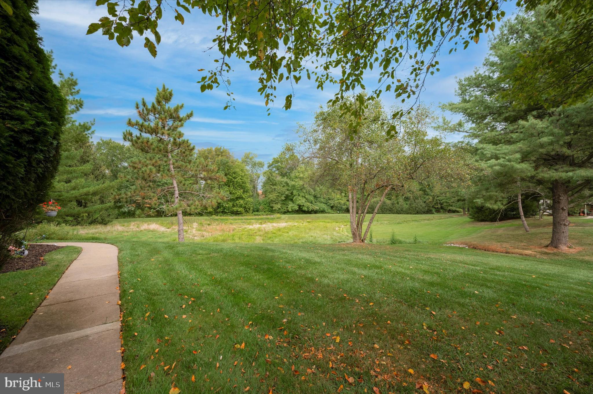 454 Redbud Ct