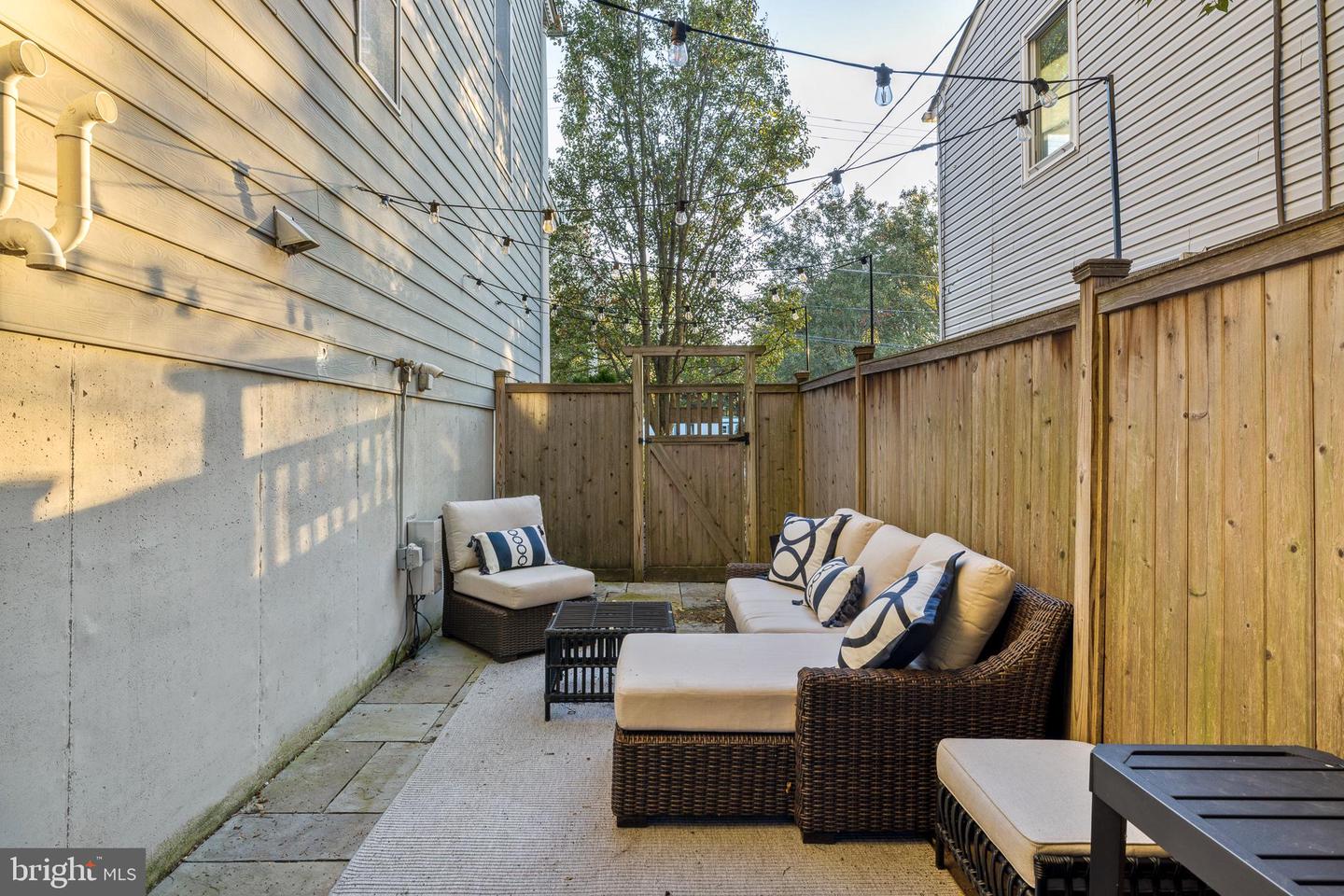 199 N Hamilton STREET