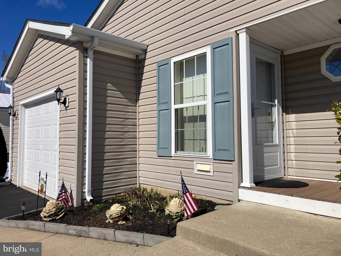 530 Honeysuckle Ct